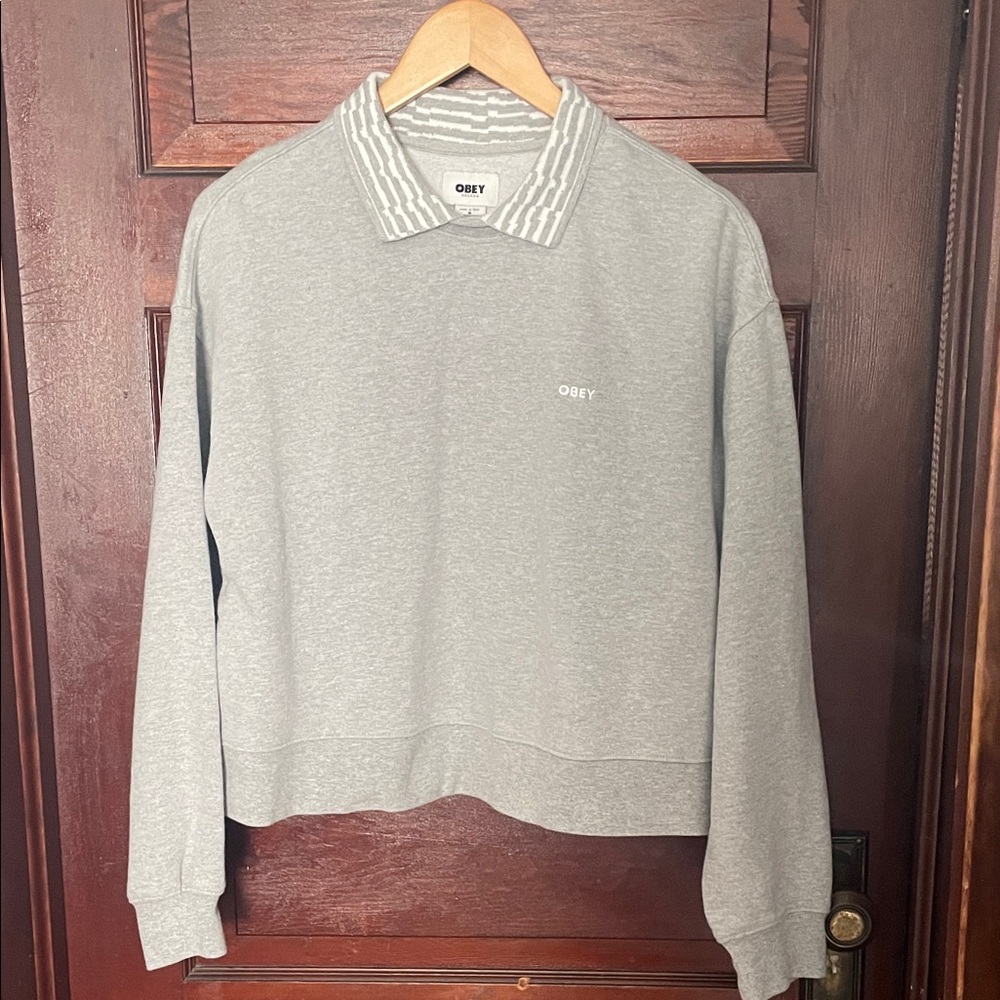Obey Collared Crop Sweat shirt Medium